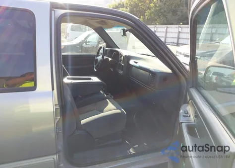 2004 Chevrolet Silverado 1500 Z71 из США, поврежденный, VIN 2GCEK13T641423879